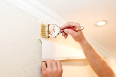 Pose de papier peint à Focicchia — revêtements muraux et toiles de verre